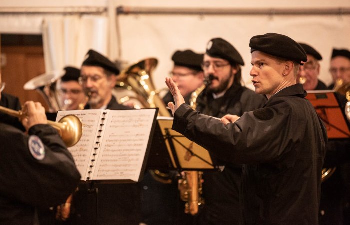 Le corps cantonal de musique de la PCIVD en représentation au Château de Morges
